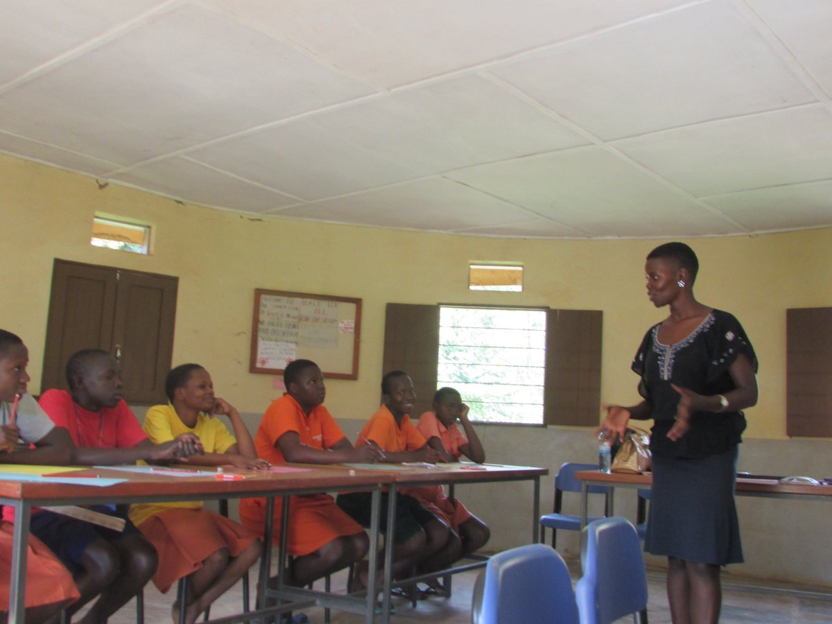 RT @connectWPDI: Our peacemakers in N. Uganda continue to lead Conflict Resolution Education classes at Sacred Heart School in Gulu https:/…