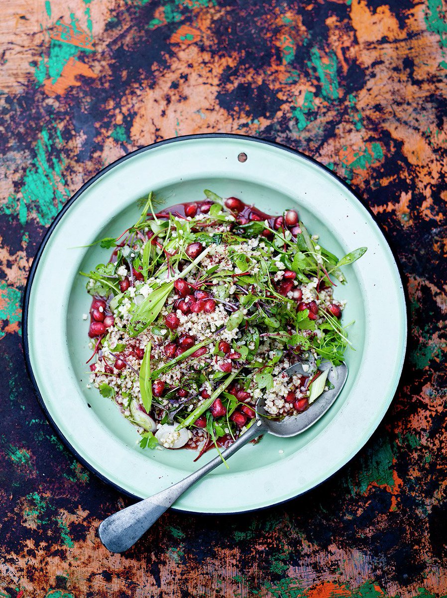 #recipeoftheday is Beautiful Herb tabbouleh with pomegranate & za’atar dressing. So fresh https://t.co/BbxYO7Cerj https://t.co/Yq1JPAG8wv