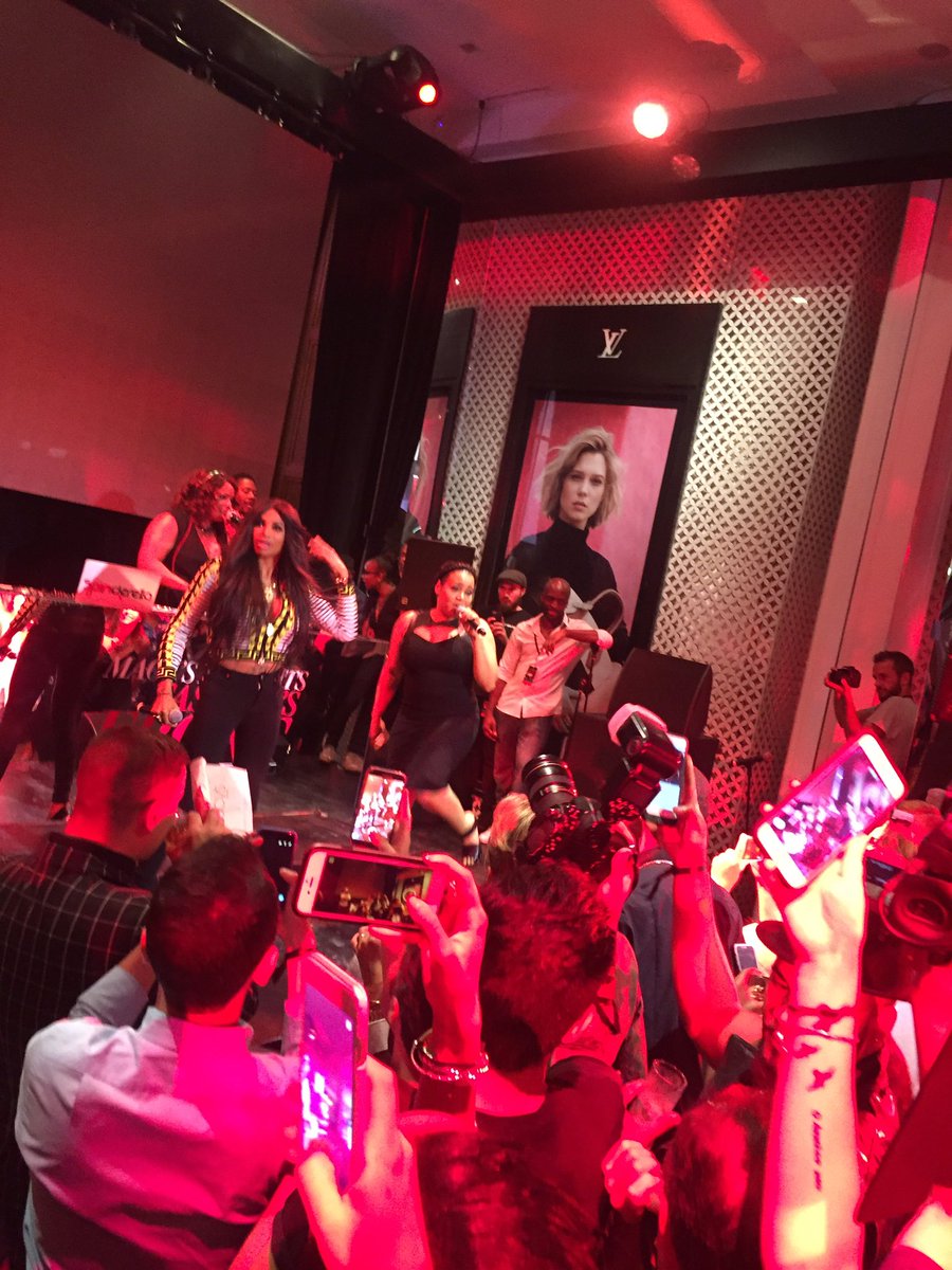 RT @PatrickGS1US: @TheSaltNPepa and @Spindeezy rocking the after party #fashionfrontrow @Macys https://t.co/NgQTyqaE42
