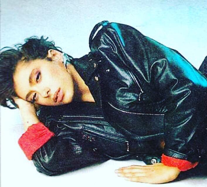 I never saw this pic before !!! Some years ago !! #????#80s #picoftheday #young #love #followme #hair #makeup #Repost https://t.co/Gqk2uiaDnA