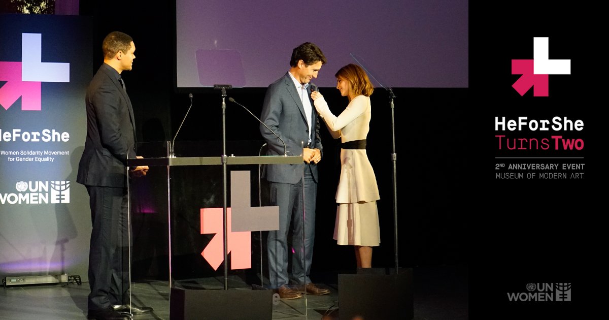 RT @HeforShe: .@JustinTrudeau receiving his #HeForShe pin from @EmWatson as #HeForShe #TurnsTwo https://t.co/q38CJfyOmP