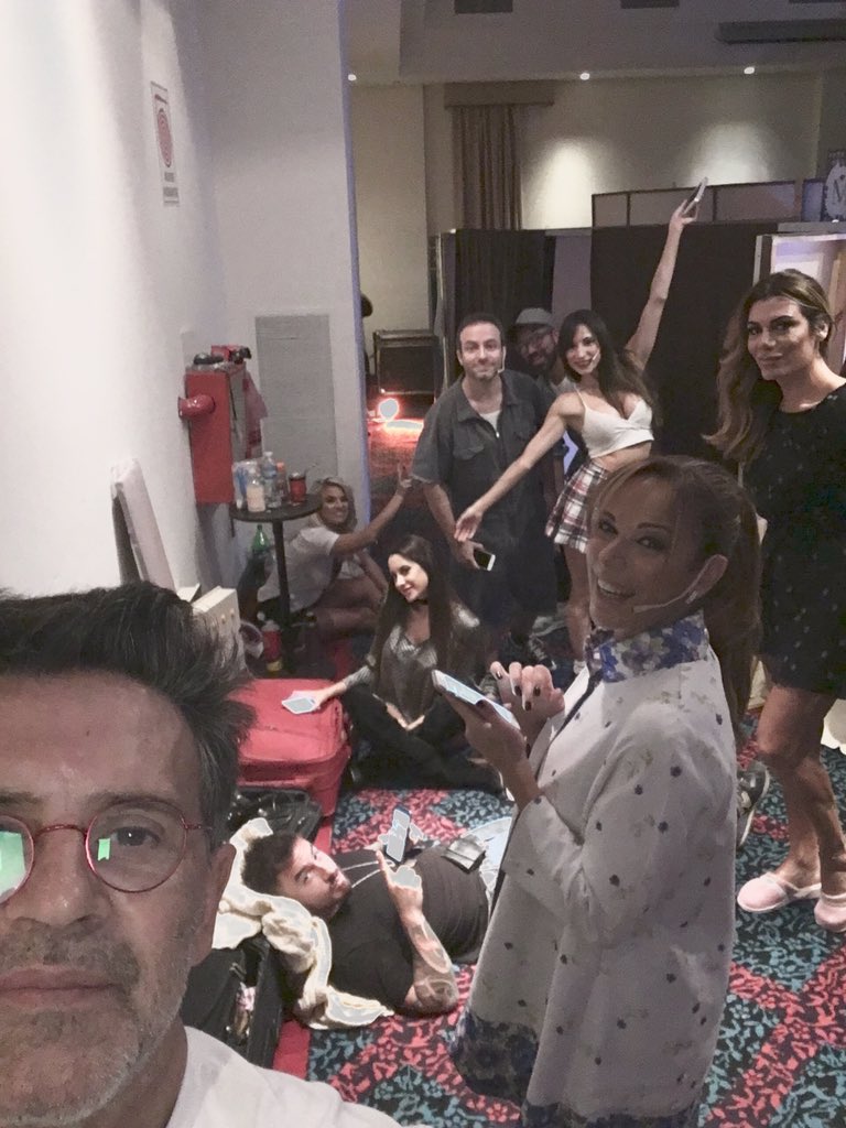 RT @osvaldolaportok: Melincue! @Flordelav @magdalenabravi @sebatramp @ilianacalabro1 @beluetchartreal @balfederico @ailen_bechara https://t…