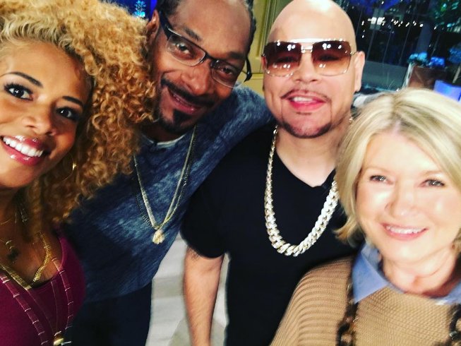 #MarthaAndSnoop comn soon !! ✨ @iamkelis @marthastewart @fatjoe @vh1 https://t.co/sXrvS04FmK