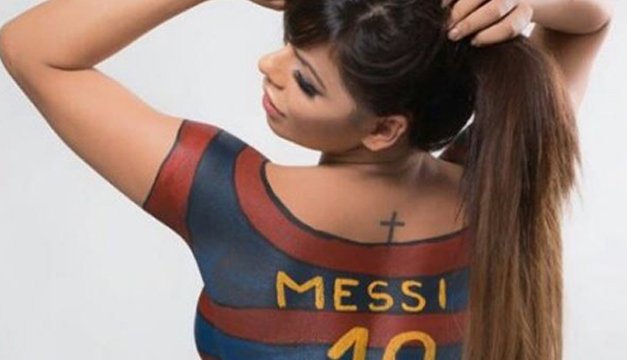 RT @ElMundoSV: #MundoDeportes | “Miss Bumbum” celebró el hat trick de Messi con seguidores
 > https://t.co/CaO3ZrGKdQ https://t.co/OBFWqz9y…