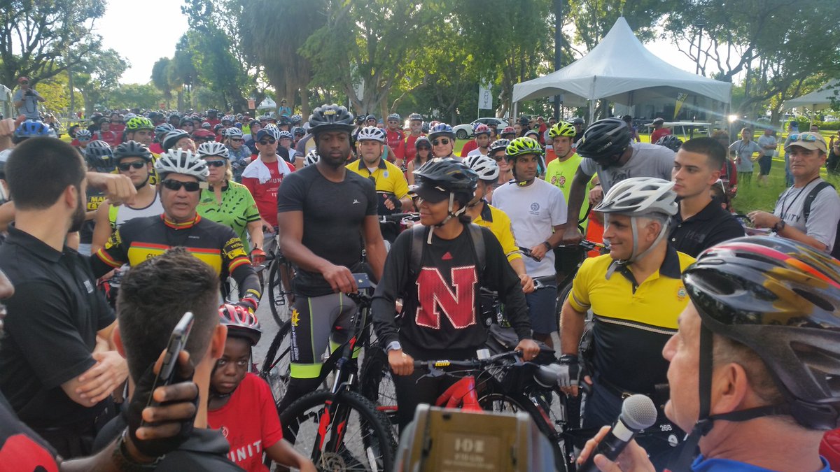 RT @MyMikeCheck: Dwyane Wade and Gabrielle Union set to lead more than 1,000 MIA citizens & police on the D-Wade Community Bike Ride https:…