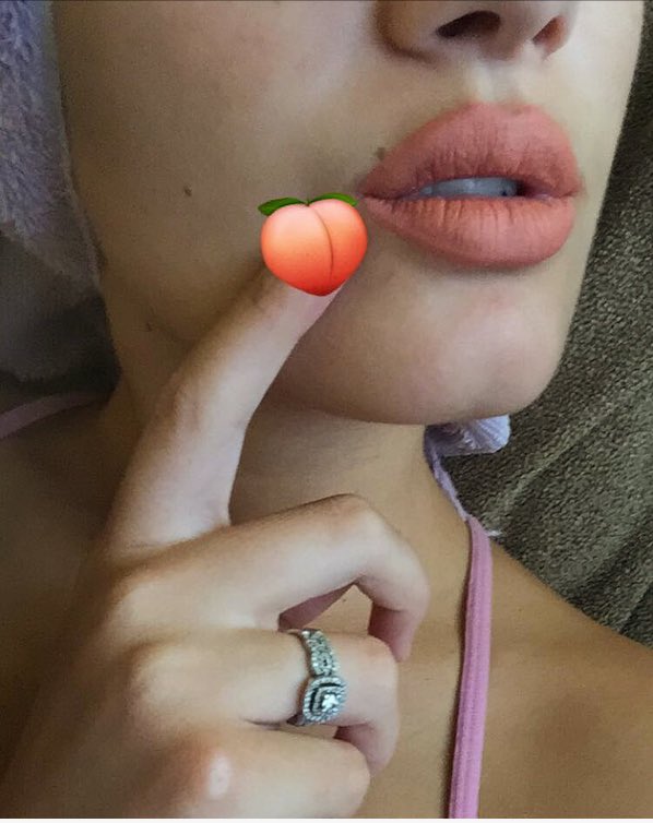 RT @JoyceLaRae: When you're sick but your Kylie comes in. #dirtypeach ???? @KylieJenner https://t.co/fNBKgNHNV0