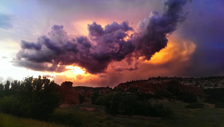 RT @hitRECord: This stormy sunset captured by 'gmarz' is simply magical... https://t.co/SN2098zhKD https://t.co/JLmznPYObt