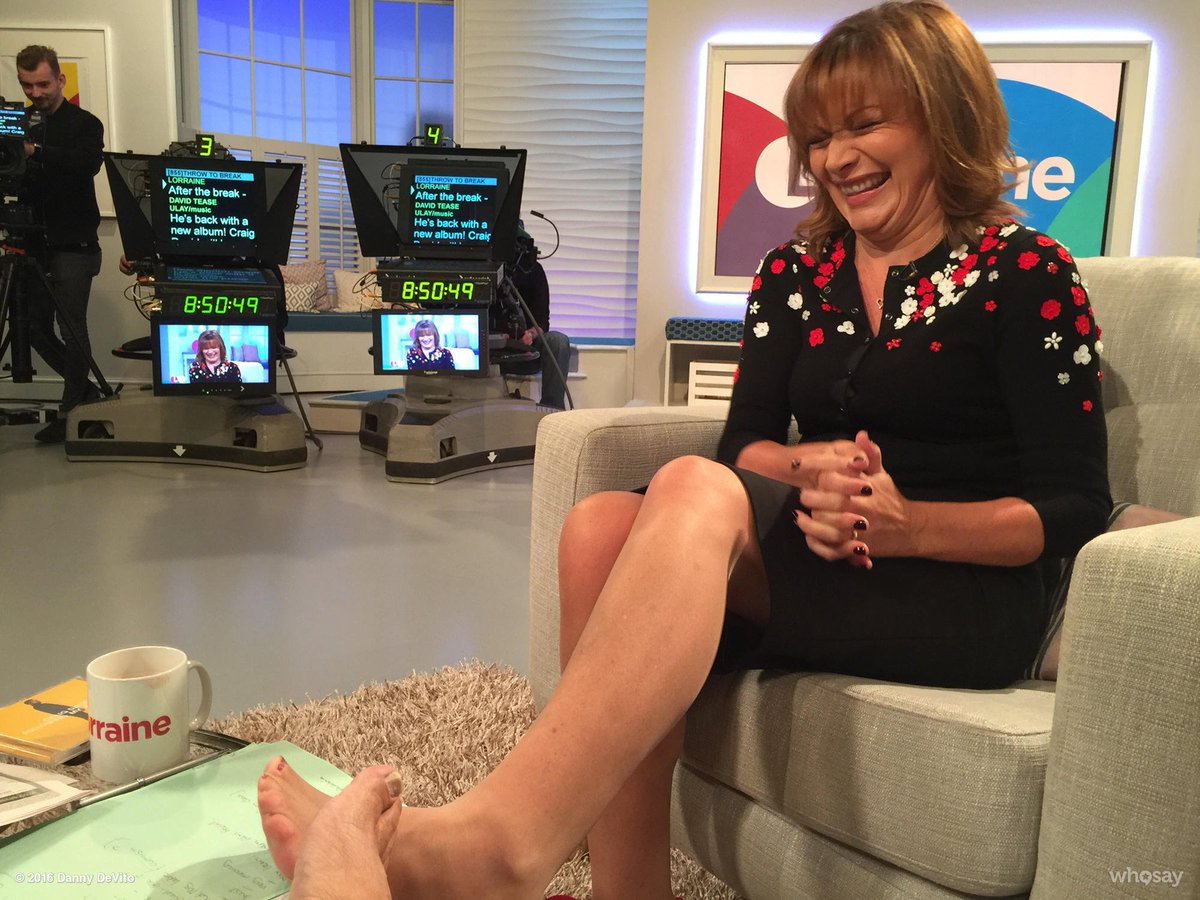 #trollfoot footsie with Lorraine! @itvlorraine @reallorraine @curmudgeons @lucydevito @jakedevito https://t.co/0Yb2l3oUle
