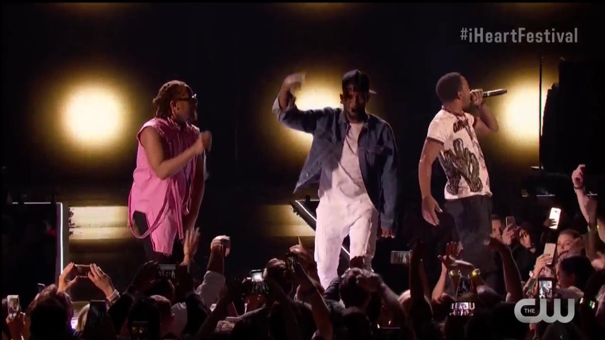 RT @KStewlicious: These three @Ludacris @LilJon @Usher bringing some ATL love to #iHeartFestival https://t.co/XiY0rsbZtU