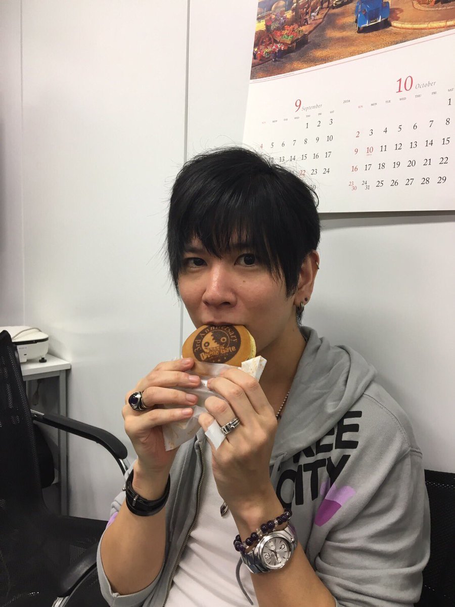 ディバインゲート、祝3周年!ここまで支えて頂き、本当にありがとうございます!社内でお祝いさせてもらってます!ガンホーさん ディバインゲート、祝3周年!ここまで支えて頂き、本当にありがとうございます!社内でお祝いさせてもらってます!ガンホーさん