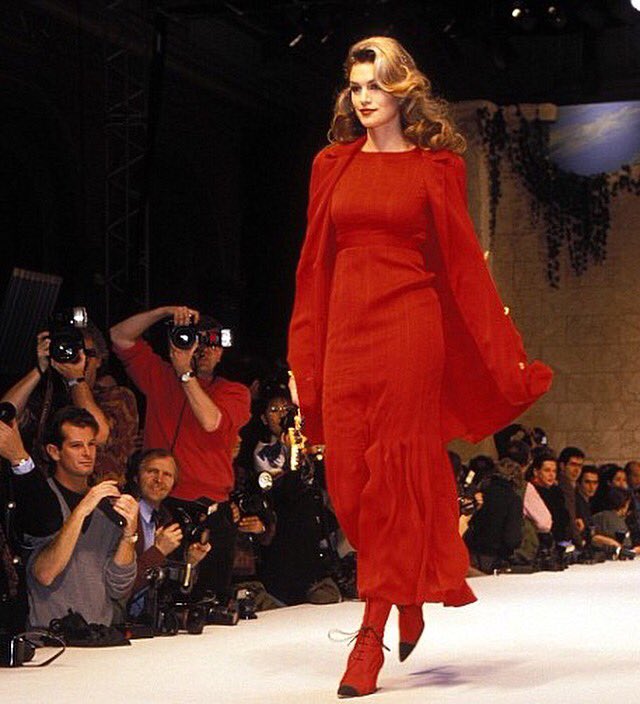 Lady in red @CHANEL. #ParisFashionWeek, 1993 https://t.co/0TNunpLg6c https://t.co/7wOYKPIqTT