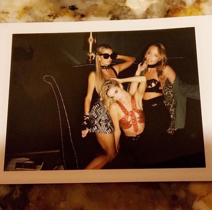 Shake it like a Polaroid ???? #CharliesAngels ???????? https://t.co/EWeFxvhCdD