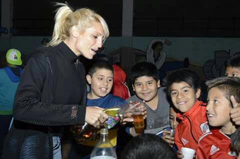 Que emoción ser la madrina del barrio 31!!! #GraciasChacha #GraciasLa31 #GraciasGente ❤️ https://t.co/8hSLZpIZ1o