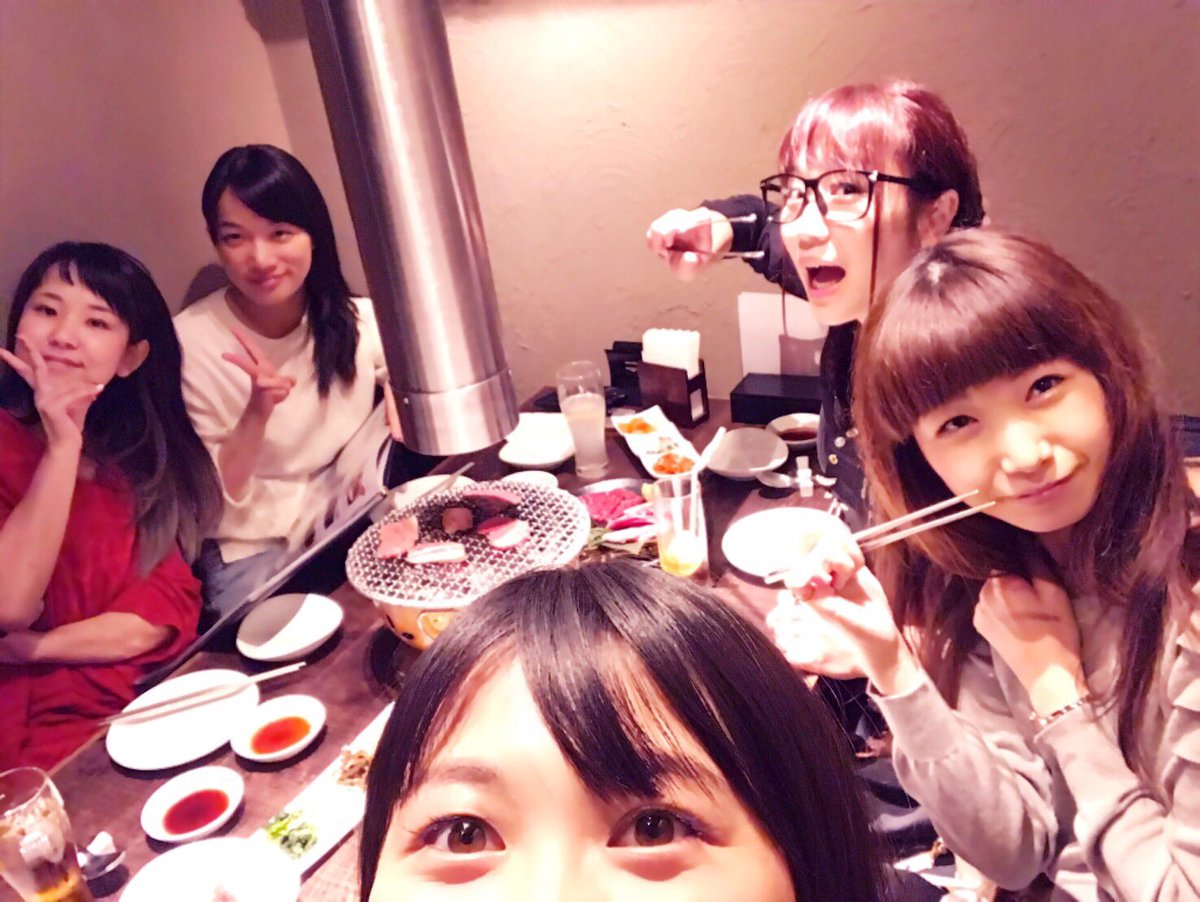 ライブ前、炎陣の5人で焼肉行ったんだー!すごく楽しかった!! やすきちとは日にち違うけど、でも心は一緒だよー!って話したり。 わいわいガヤガヤ炎陣らしい炎会でした!