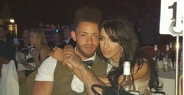 RT @heatworld: Chloe Khan and Ashley Cain take their relationship to RUDE new level
https://t.co/ykwFykXw3y https://t.co/bzLXccc3dw