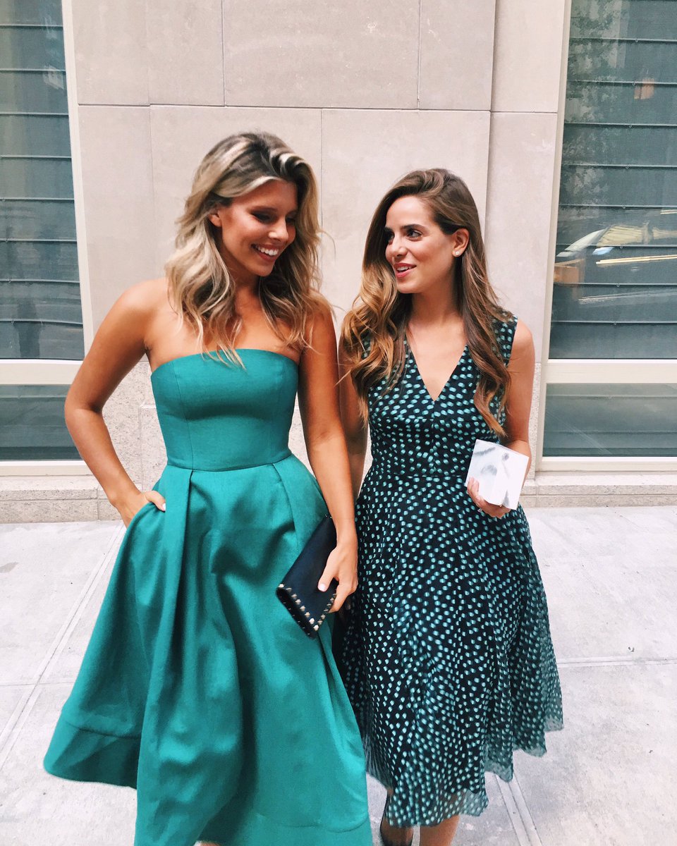 Same same but different ???????? @GalMeetsGlam https://t.co/QFRyDyOaiy