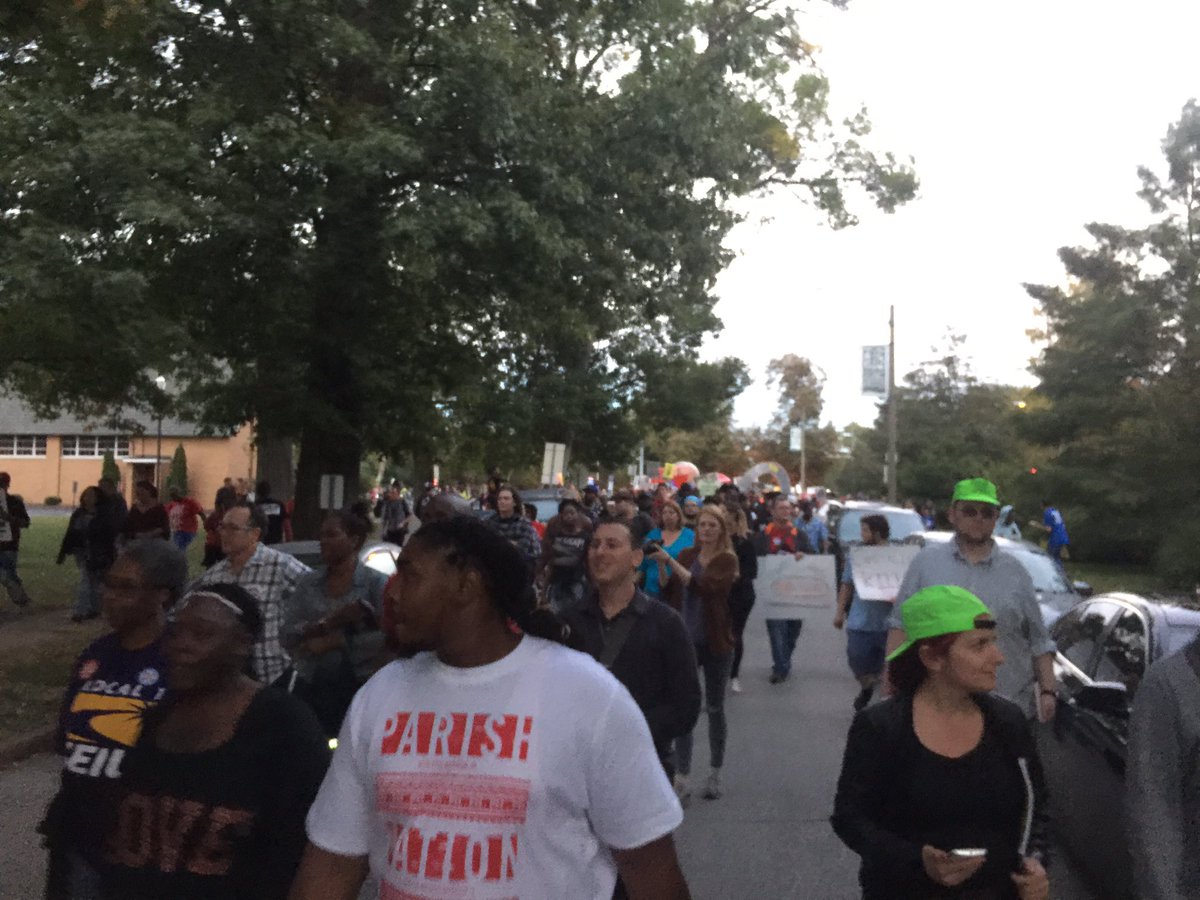 RT @fightfor15: Breaking: We've crossed the police barricade and are marching on #debatenight 1000's strong https://t.co/qRtAepUVdp