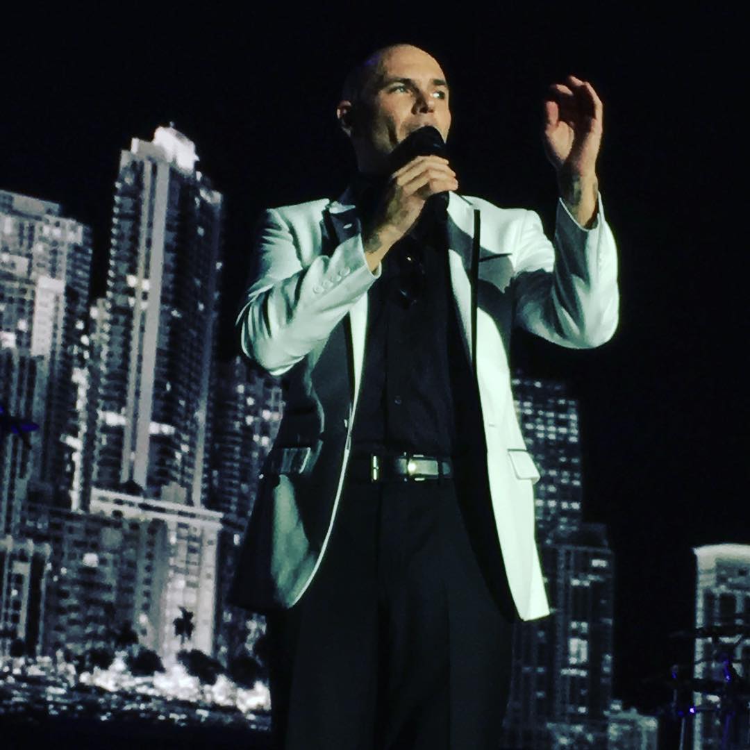 Do it for your city #Mr305 #MrWorldwide #MotivationMonday https://t.co/AUCh72skbM