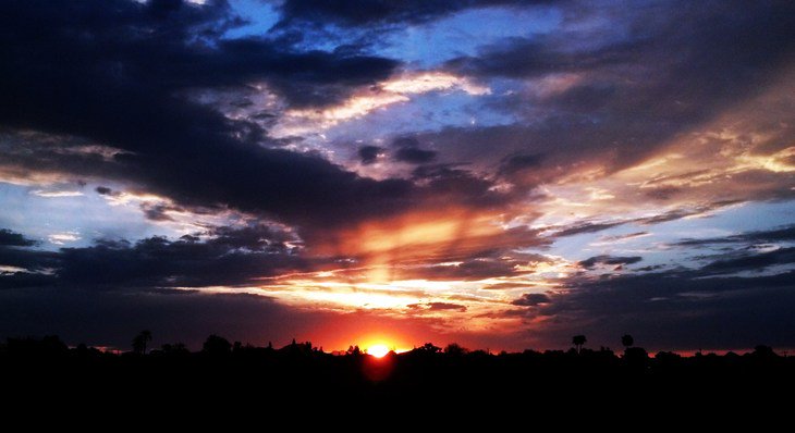RT @hitRECord: 'phxflurry' snapped this stunning shot of an Arizona sunrise — https://t.co/xRMXopDXRv https://t.co/UoX18W0JpY
