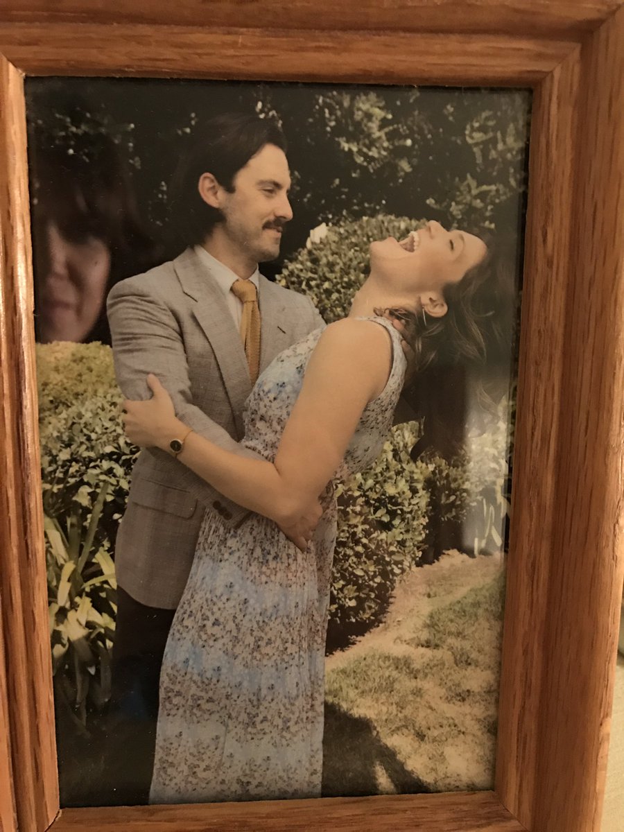 Fake laugh much? Jack and Rebecca set decoration photos. #ThisIsUs https://t.co/TXM7W0NHR6