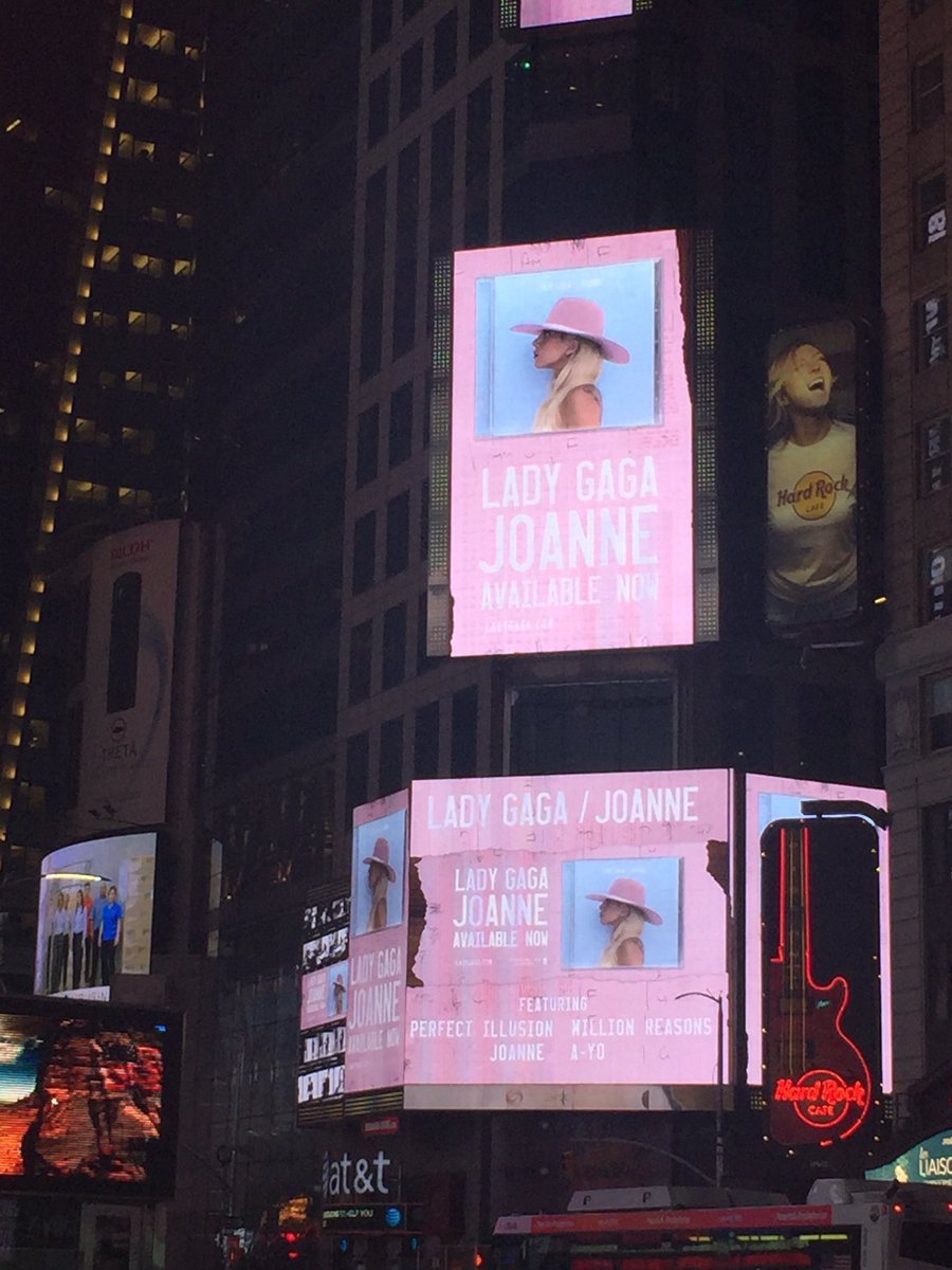 RT @StevenMonsterrr: This #JOANNE promo at Times Square is just mindblowing, I am so proud ???? https://t.co/q46PhVa2I2