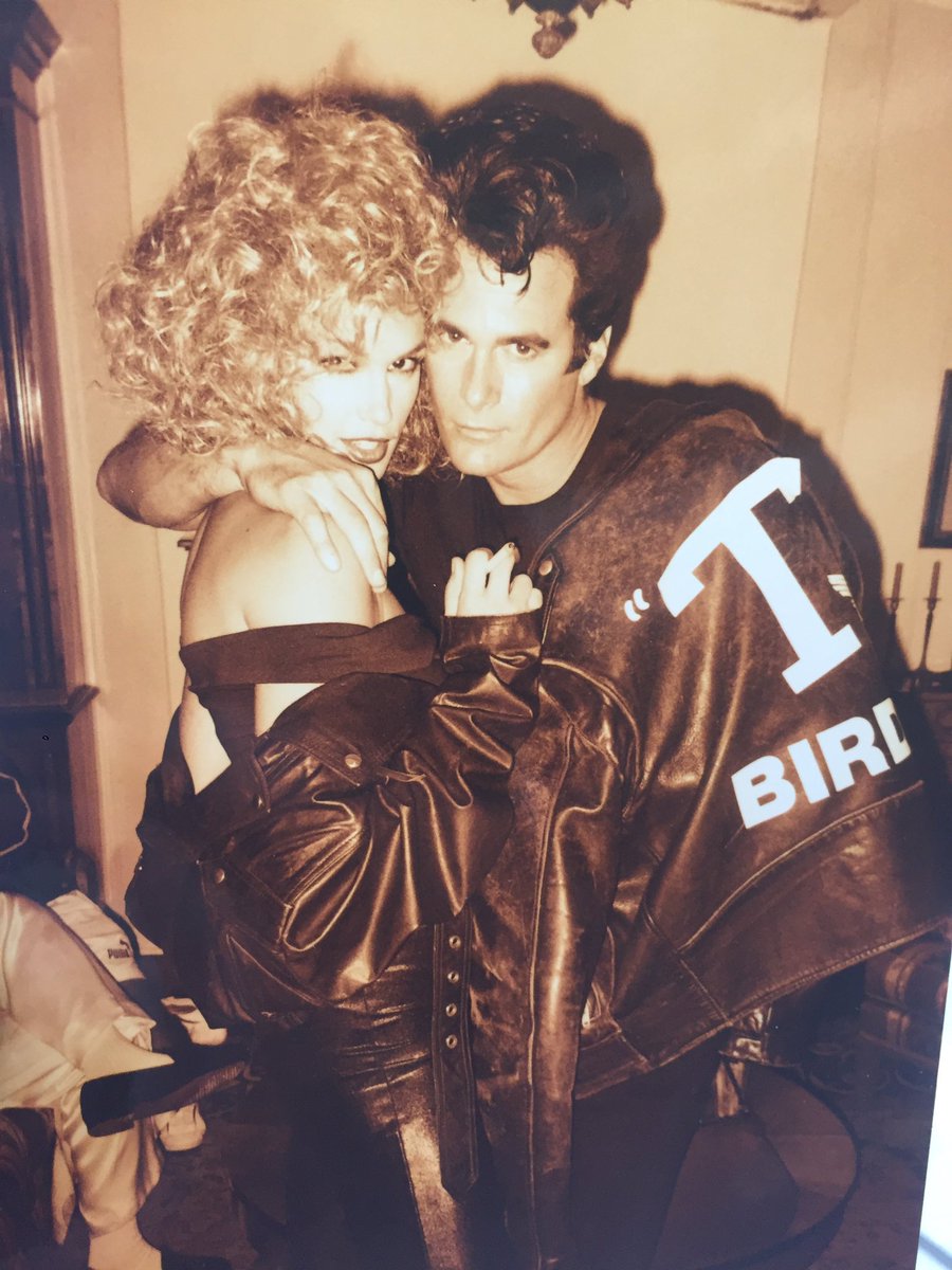 Costume countdown part I — Me and @randegerber as Sandy and Danny. ????• #TBT

https://t.co/Z91CLpktA9 https://t.co/xFs2iabQC5