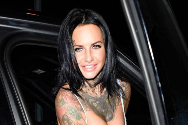 RT @Daily_Star: .@jem_lucy's cleavage looks INSANE https://t.co/1pN2yV1IWg https://t.co/RnCfVURXgk