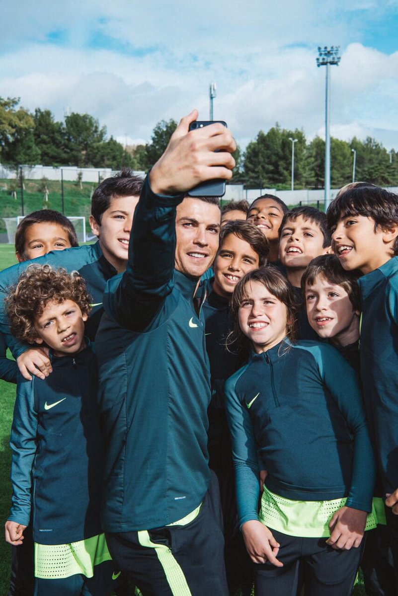 Just found the next generation of Fast in Lisbon! #StrikeSeries ????⚽???????? https://t.co/HVtyY4tLt2