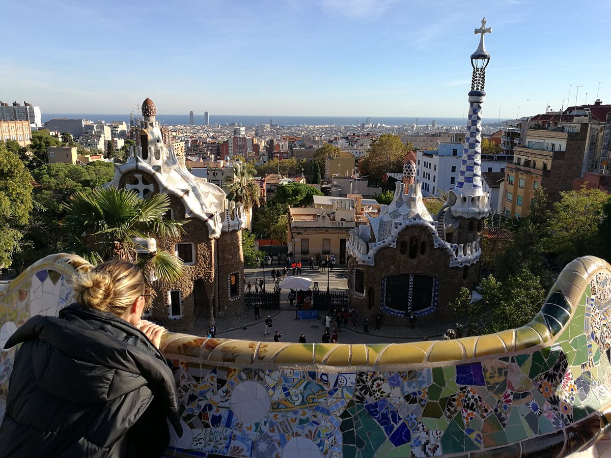 Park Güell .... Gaudi , Barcelona . AMAZING ???? https://t.co/6xCx4hDT2U