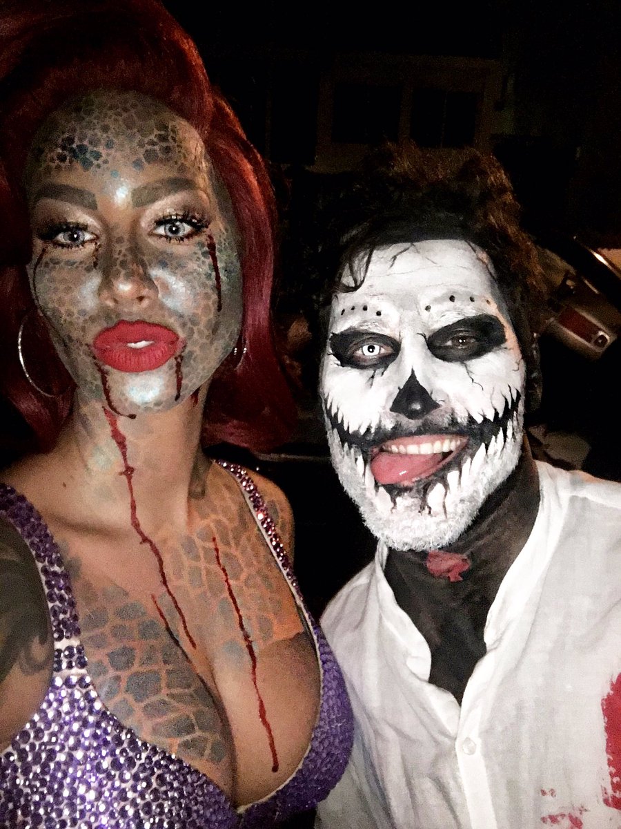 The coolest @iamValC ???? #HappyHalloween https://t.co/sgAOEAF3GL