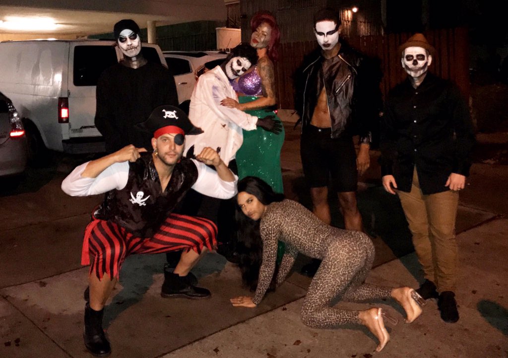 We take Halloween seriously ???? #happyhalloween https://t.co/d4uYd70Wuo