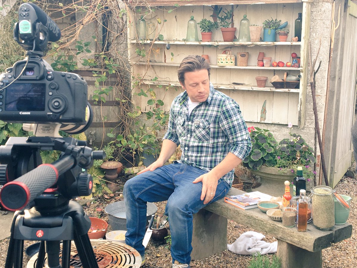 Wrap. And onto another one for @JamiesFoodTube today! https://t.co/3xP0bVnsNB