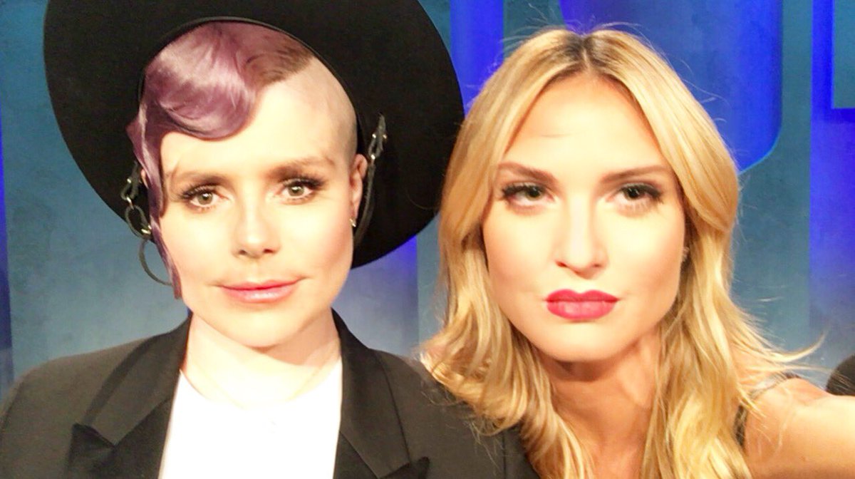 Can you guess who our guest judge on @ProjectRunway tonight will be? #FaceSwap https://t.co/FZIe99nKdM