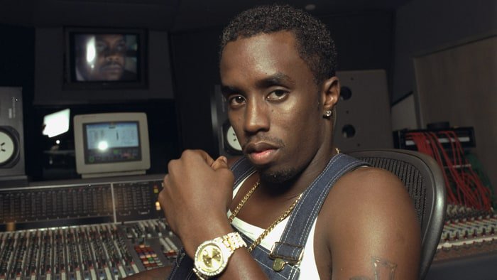 RT @HotNewHipHop: happy born day to the big big homie @iamdiddy https://t.co/mluY31Ptmm