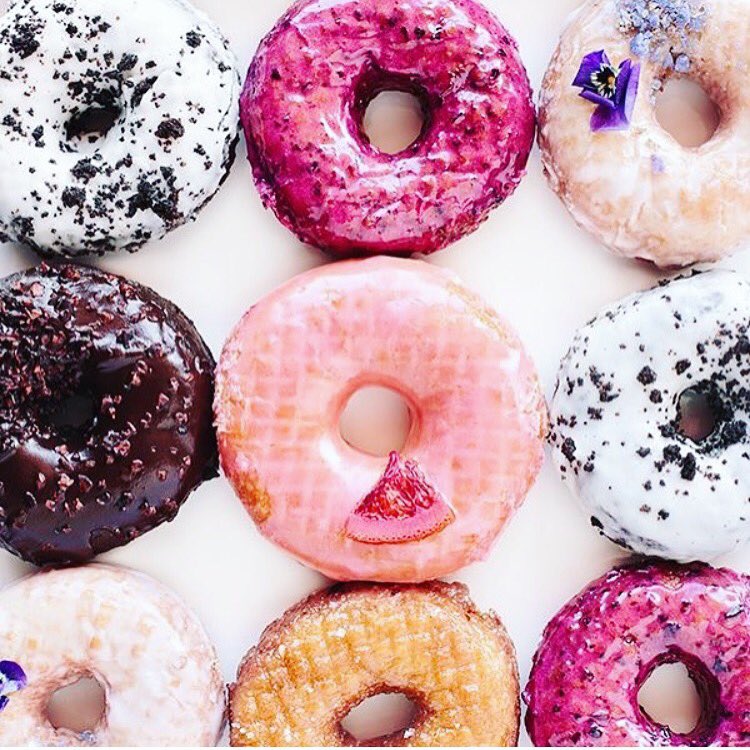 #NationalDonutDay!!!! (For the second time of the year...but who cares!?!) ????????✨ Enjoy em donuts! Happy Saturday! https://t.co/KefKlsQGwR