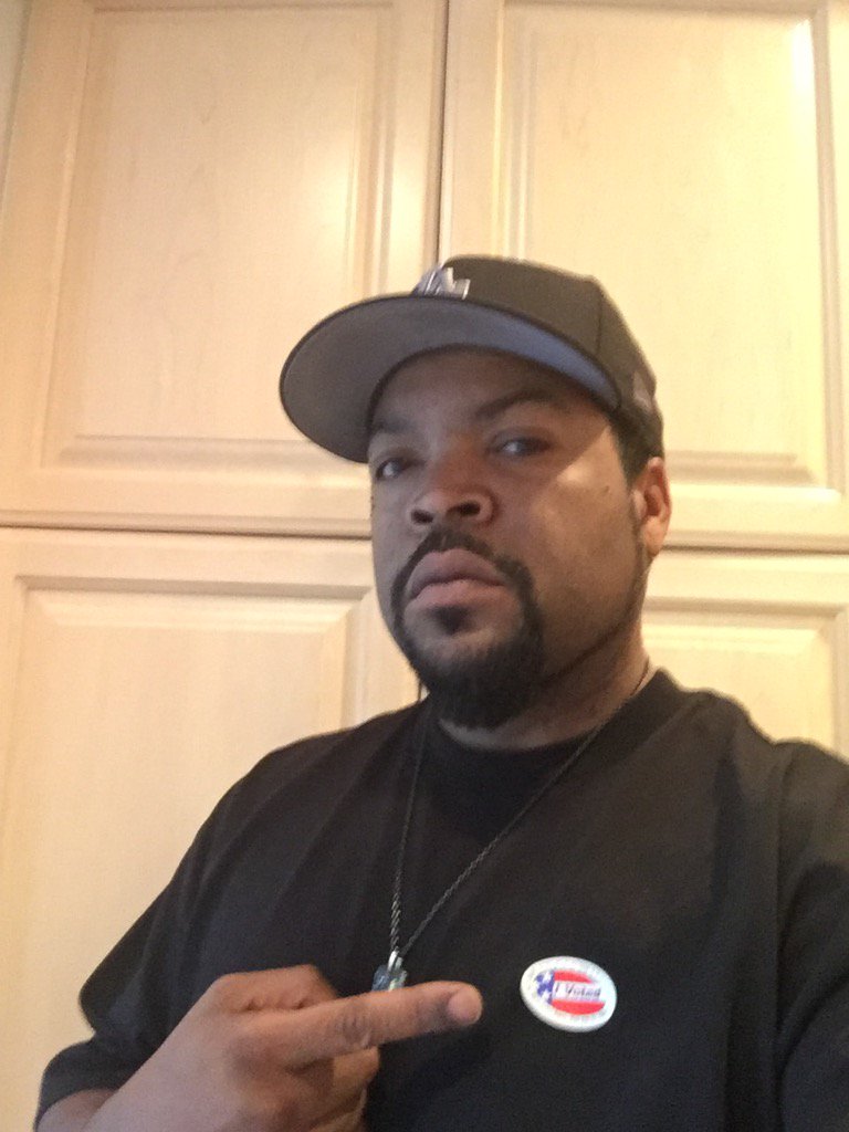 If I can my ass up this early and vote. You can too. Let's go family!!! https://t.co/0vtn1HtdKa