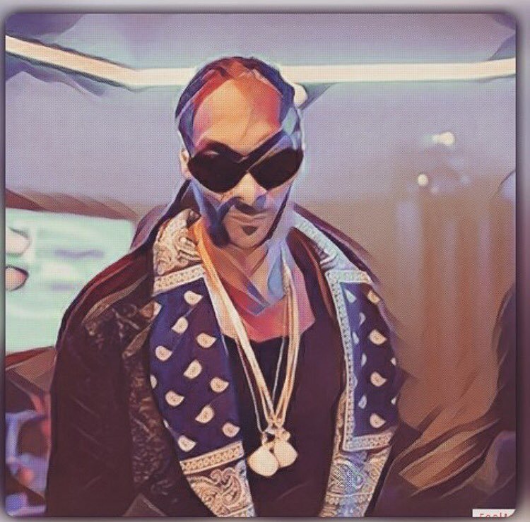 Dope art ✨ @dhannydix ???????????????? Who else got snoop art ?? Post wit #unclesnoopsartists https://t.co/e5qUNyuRSJ https://t.co/3B2UDR2Twm