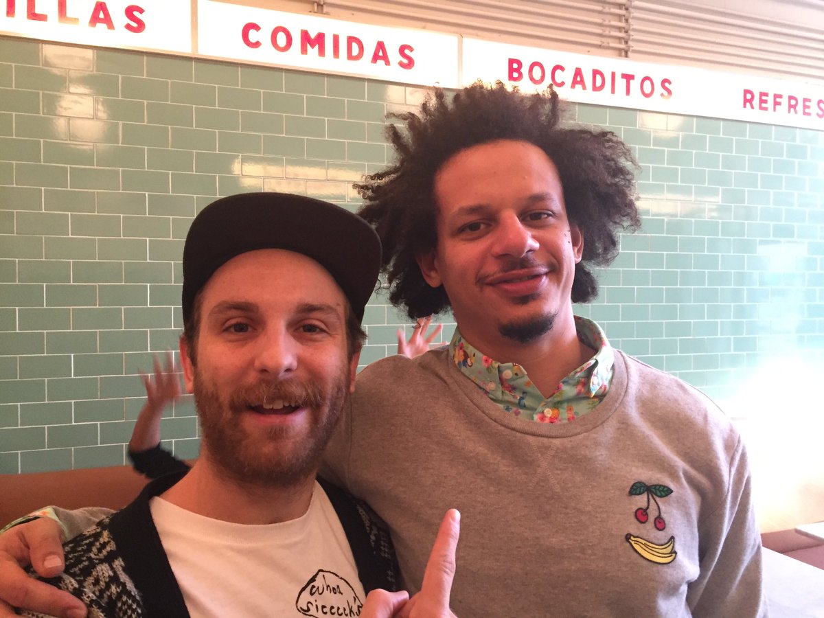 RT @mwarrysmith: @rosariodawson ruining an otherwise perfect shot of me and @ericandre https://t.co/iIfyIG1Y1y
