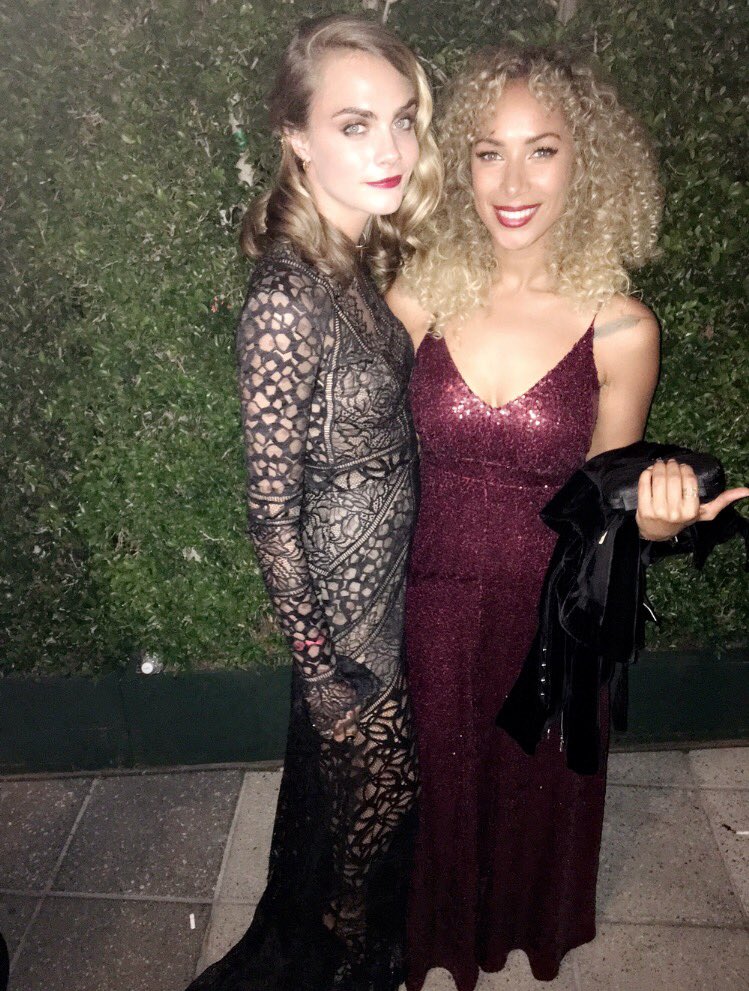 Loved seeing my fellow Brit babe @Caradelevingne ❤️ last night at #GlamourWOTY https://t.co/BRQ84ZkBQZ