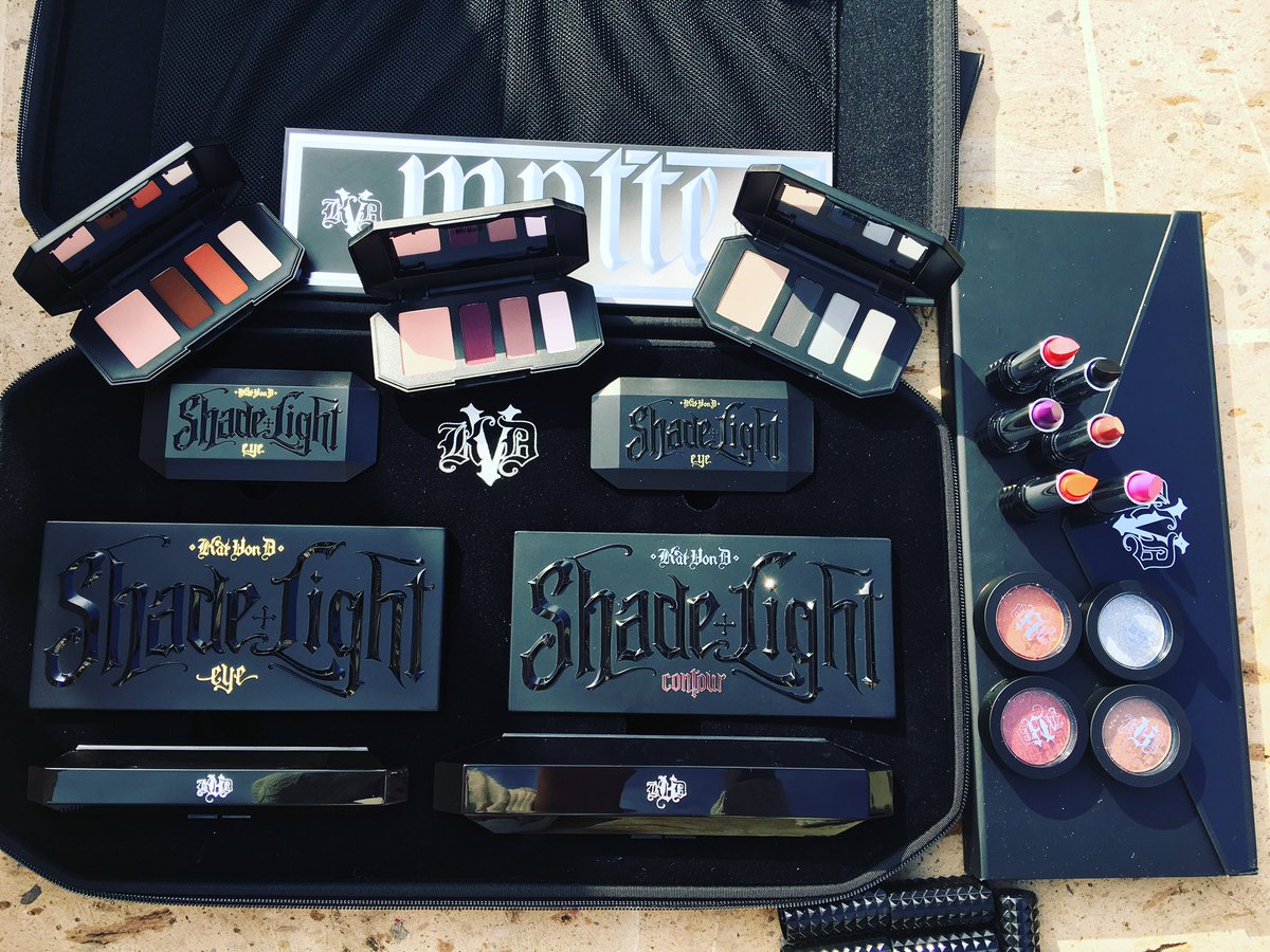 Wow! Thank you @thekatvond for all of this amazing makeup! ???????????? https://t.co/eTXMCd4BWn