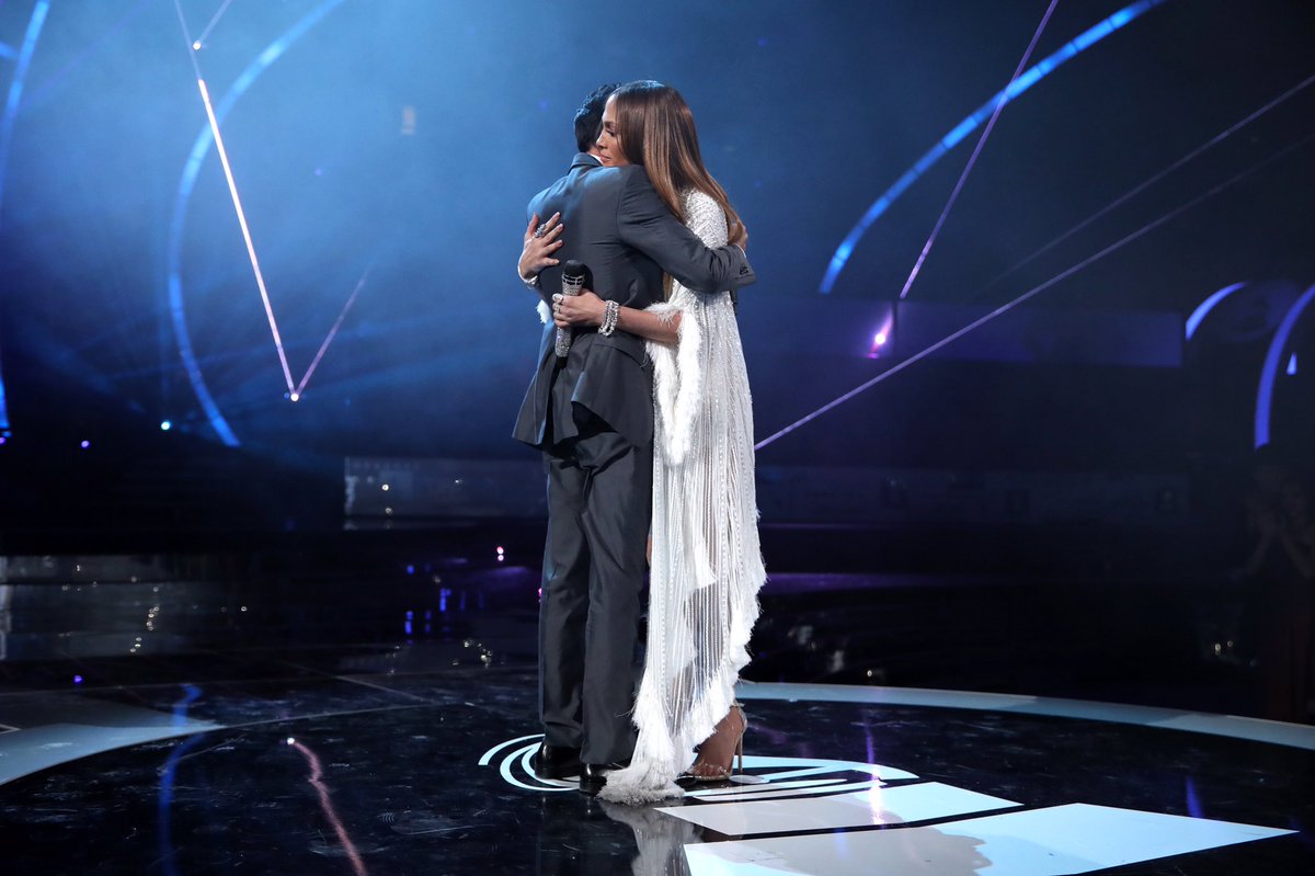 RT @extratv: .@JLo and @MarcAnthony lit up the stage together at tonight's #LatinGRAMMY Awards! https://t.co/QTx88t5N7X