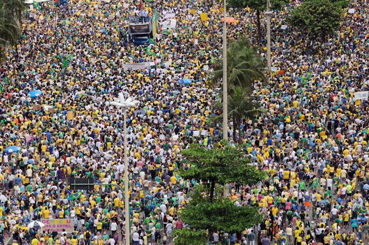 Resultado de imagem para manifestantes defendendo a lava jato