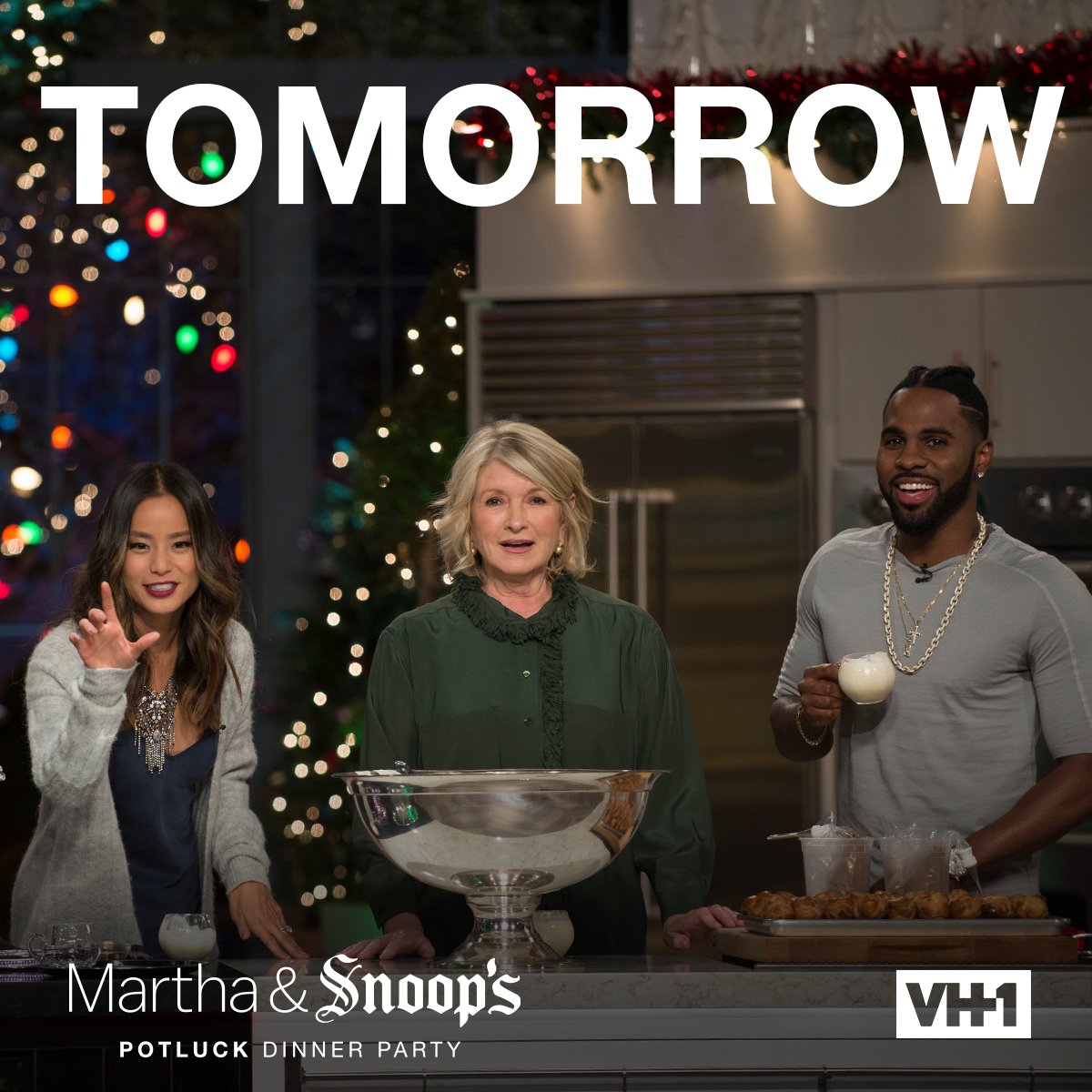 RT @VH1: I'm dreaming of a #MarthaAndSnoop Christmas! All new TOMORROW 10/9c! https://t.co/6OlwaRC84O