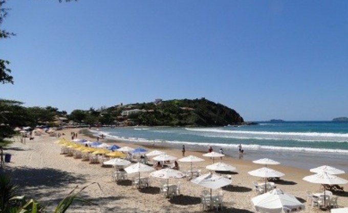 Surfista esquece prancha na calçada e pousada cobra R$ 150 para devolvê-la | Gente Boa - O
