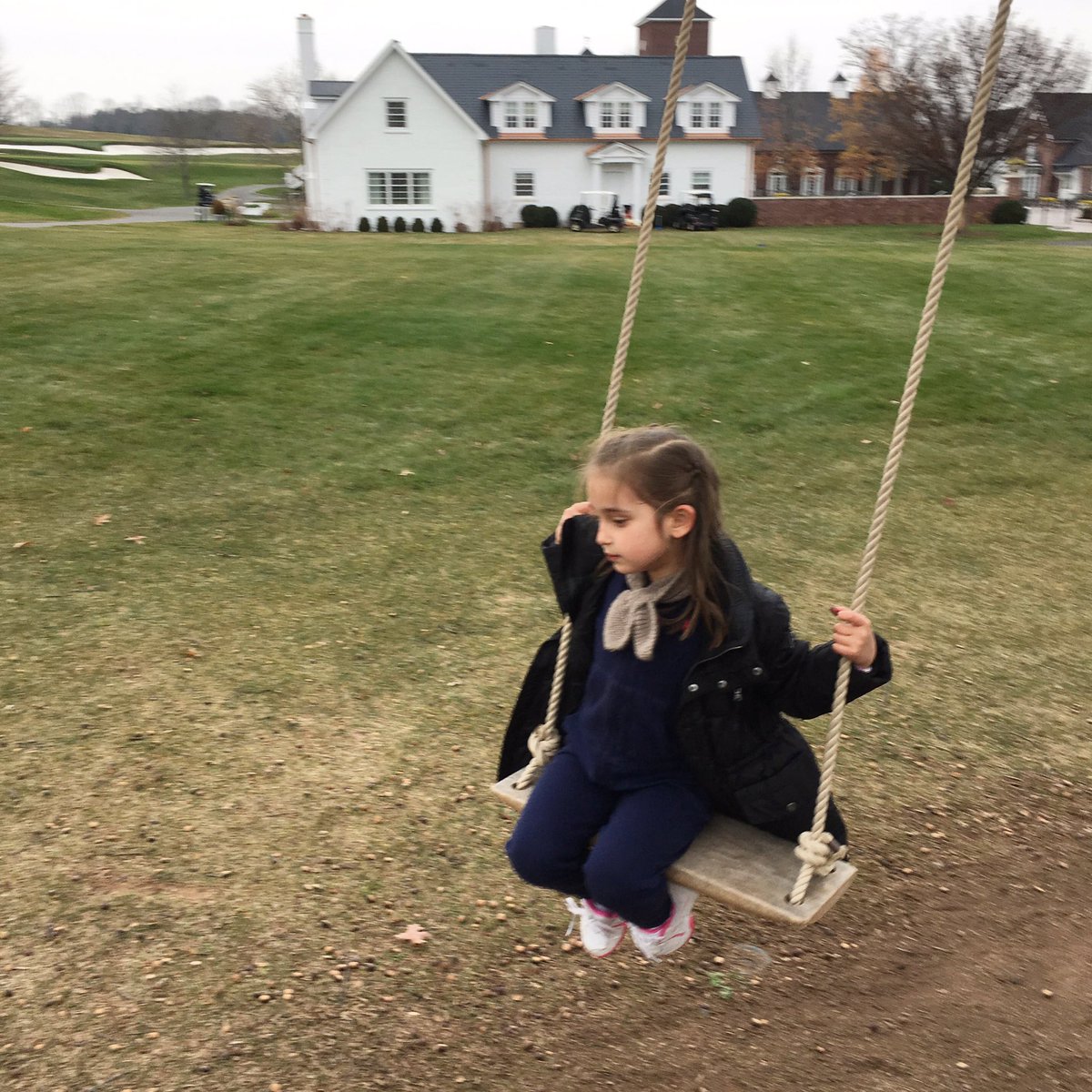 Swinging into the weekend #thanksgiving https://t.co/WOcZVtpyTY