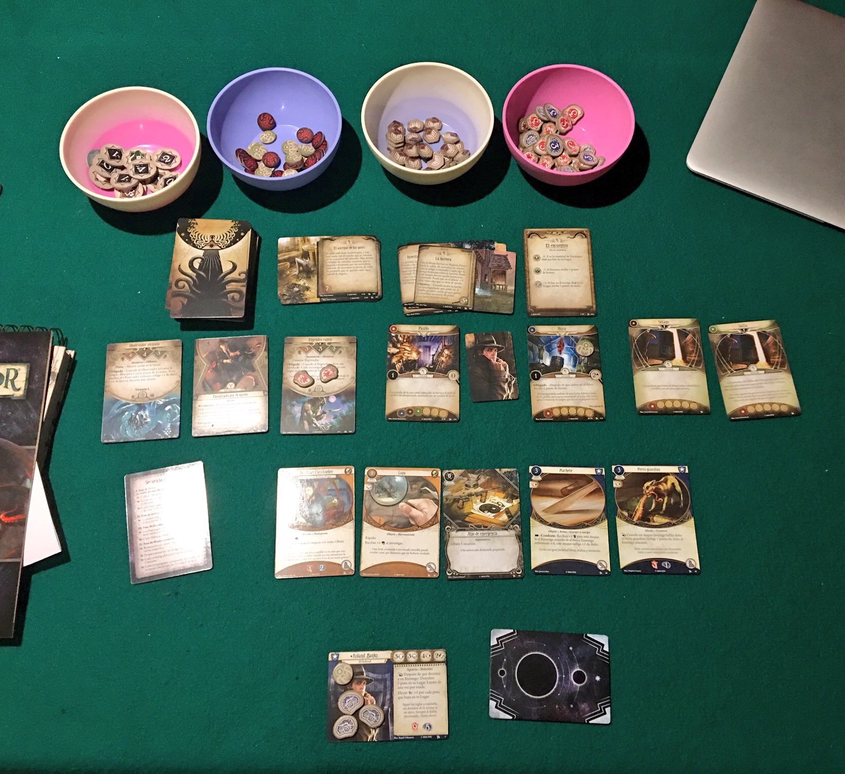Ya le voy pillando el rollo al Arkham Horror LCG ( creo )....y es una pasada!! https://t.co/BjdblQa1ae