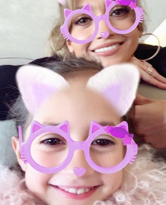 Me and lil lulu ... #mommydaughtermoments #emme #LOVE https://t.co/yZAwJegHEd