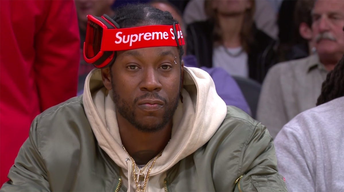 Only @2chainz has enough sauce to rock supreme ski goggles ...