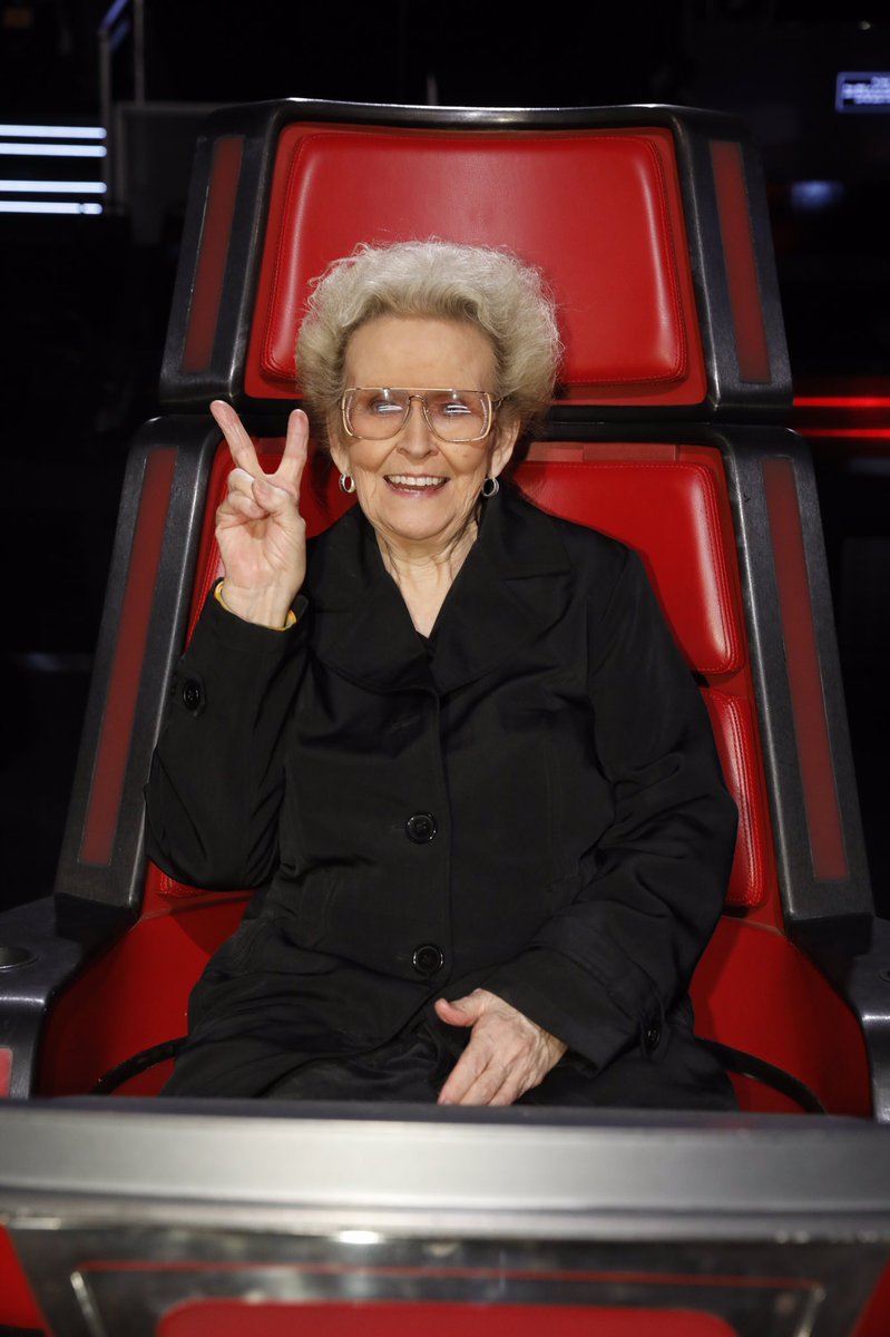 RT to save @aarondgibson from elimination now!!! Don't make Mammie cry 
#VoiceSaveAaron https://t.co/K8kQIr5gst