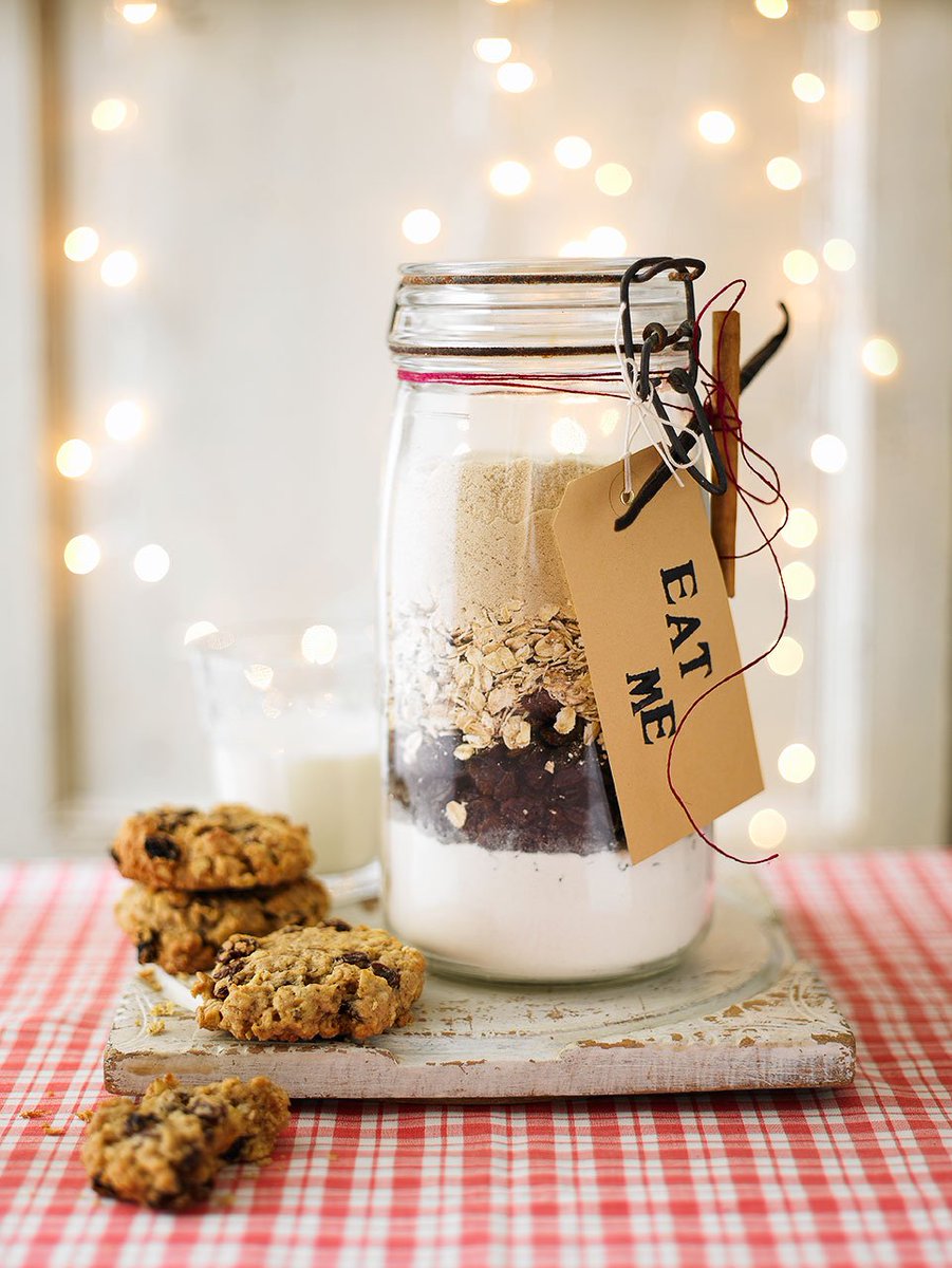 RT @JamieMagazine: Planning ahead for #Christmas? These DIY cookie jars make great gifts https://t.co/2YVEXI8dkv https://t.co/3L991SNhWR